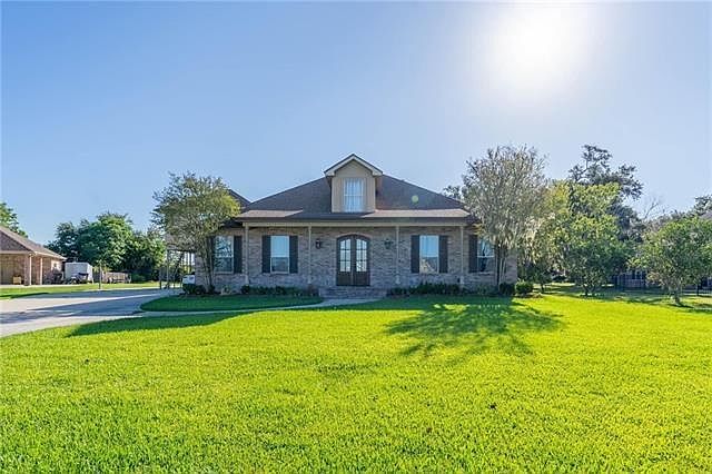 1st image of 210 Josie Ct