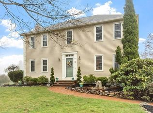 5 Sycamore Dr, Rutland, MA 01543
