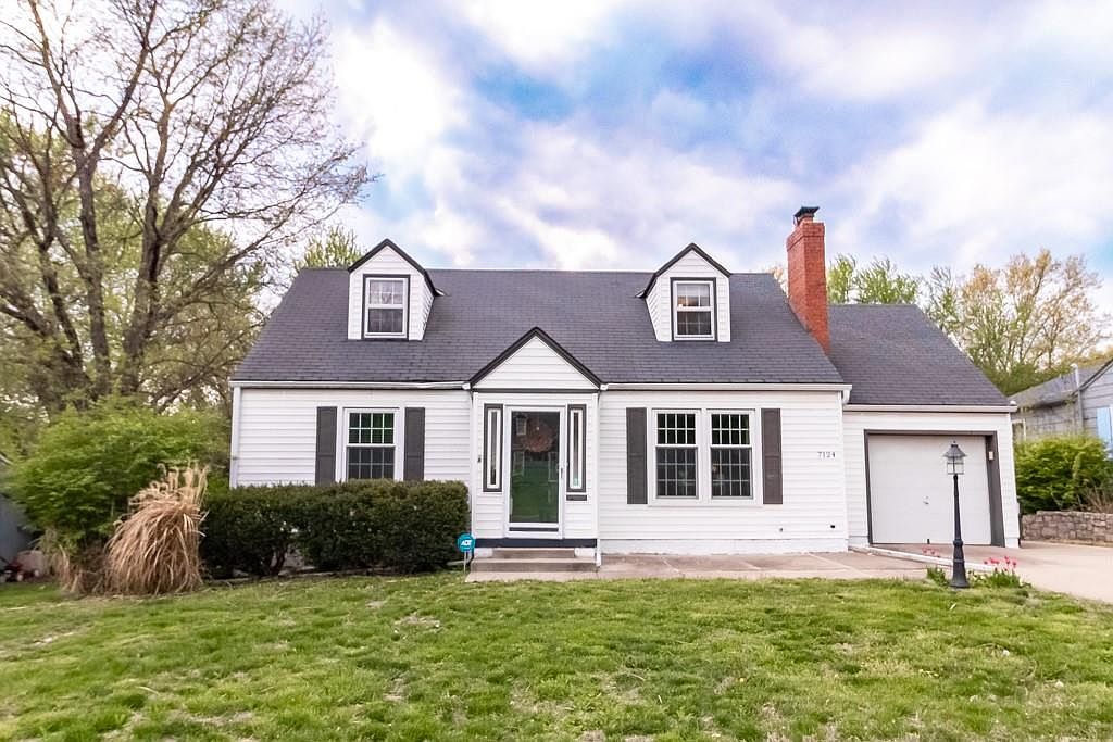 7124 Dearborn St, Overland Park, KS 66204 Zillow