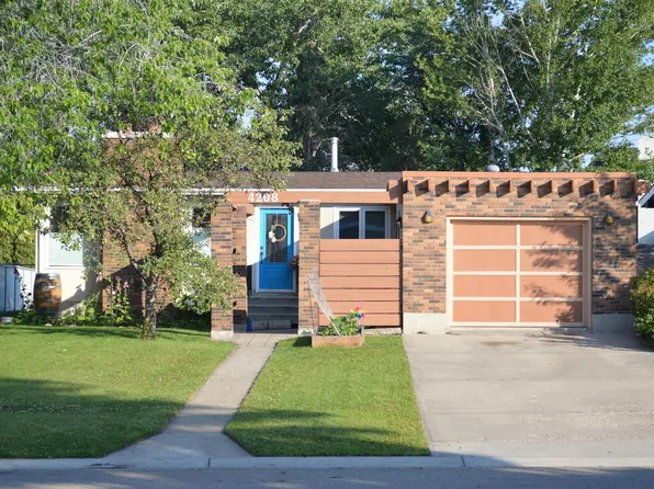 4208 89th St NW, Edmonton, AB T6K 1B9