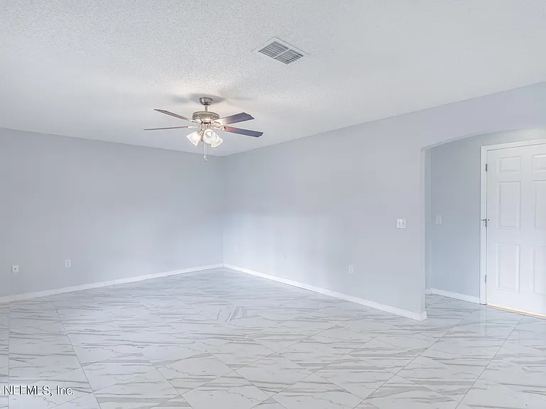 3388 Glenn Hollow Ct — Photo 3