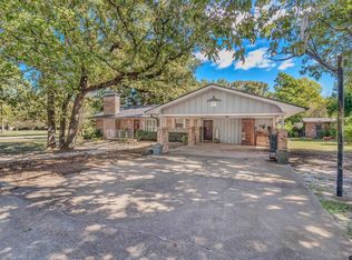 131 Hideaway Ln E, Hideaway, TX 75771
