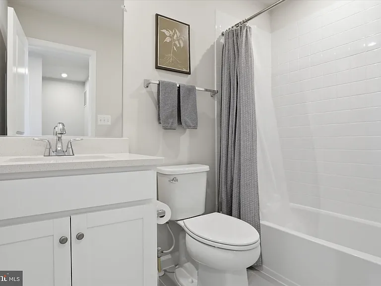 163 Anthem St — Photo 26
