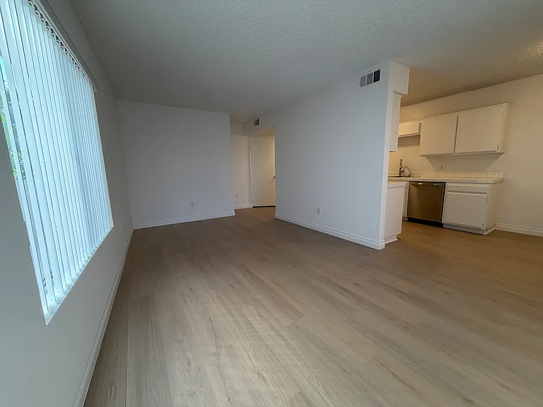 Kennington Apartments — Photo 15