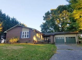 360 Summit Ridge Rd, Christiansburg, VA 24073