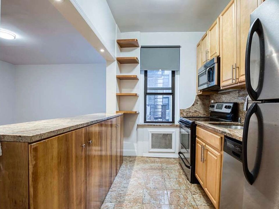 1st image of 1035 Washington Ave APT 3H