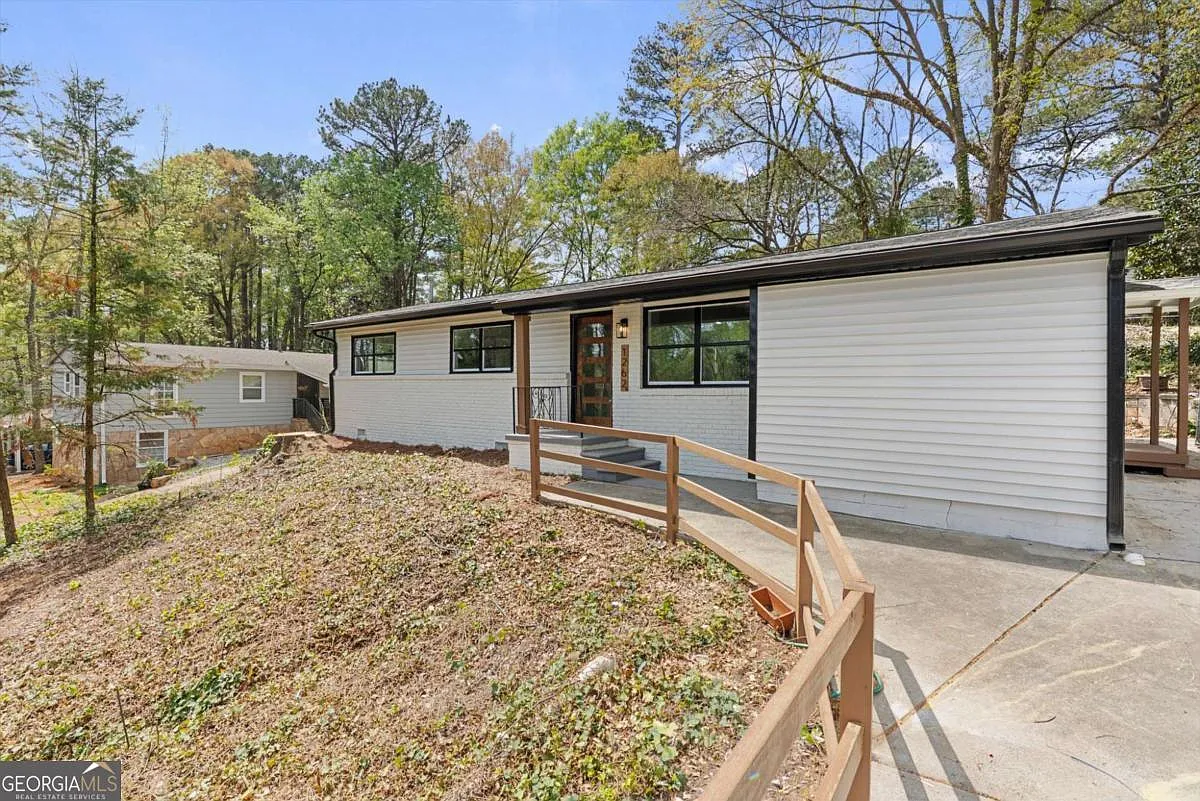 1262 Sparrow Ln photo 1