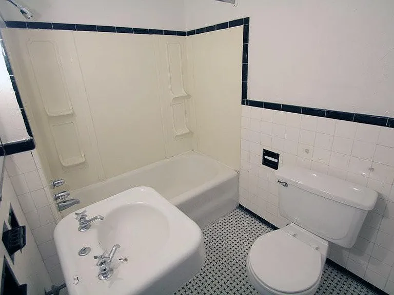 7915 Saint Lawrence Ave #1 — Photo 9