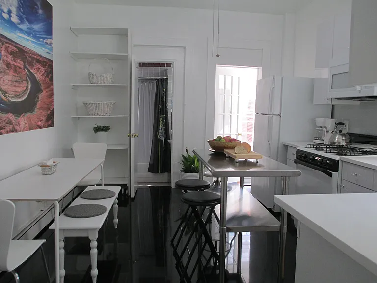 855 Pavonia Ave #1 — Photo 11