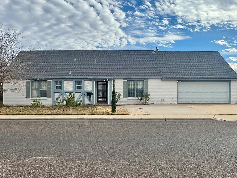 3420 Fairlane Ave — Photo 1