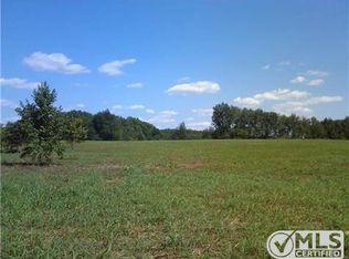 821 Laurel Dr, Clarksville, TN 37043