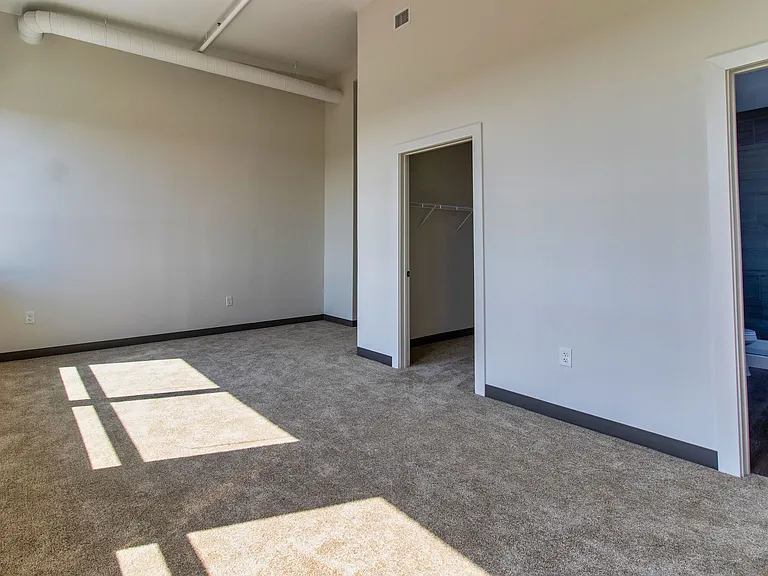 Feick Building — Photo 35