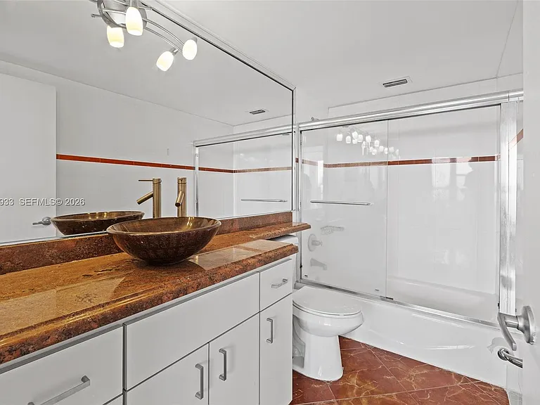 900 Bay Dr #419 — Photo 17