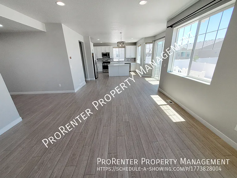 1509 W 450 S — Photo 14