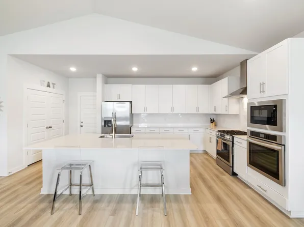 2019 Hollyhock Dr, Hendersonville, TN 37075