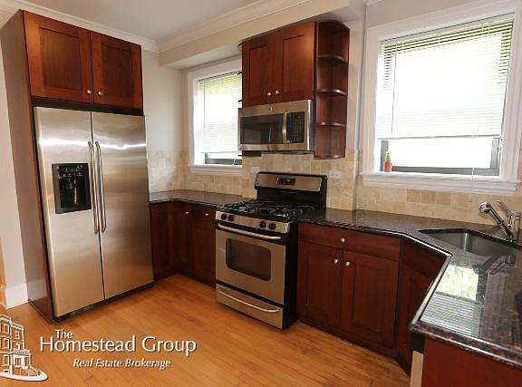 2nd image of 2336 W Roscoe St #3FRONT