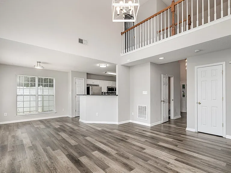 6656 Blythedale Dr — Photo 3