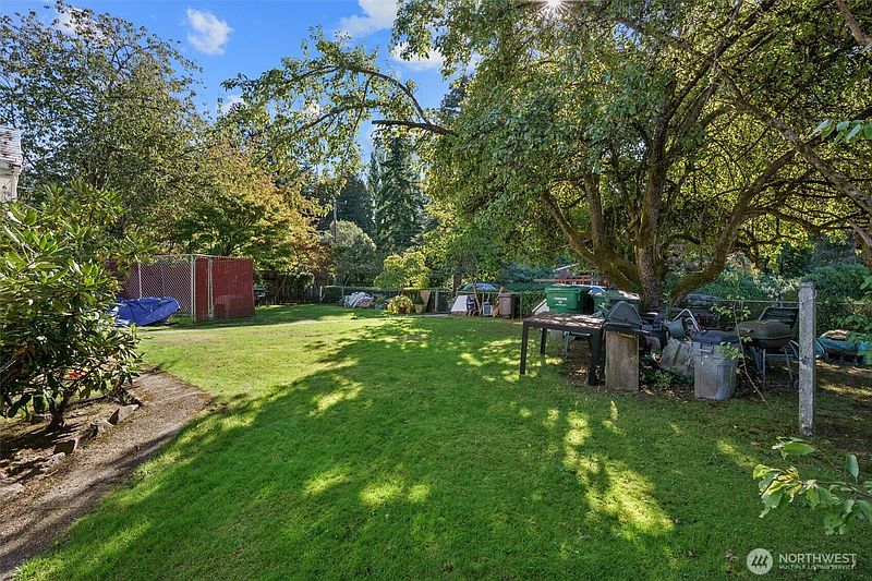 4th image of 2704 NE 92nd Street