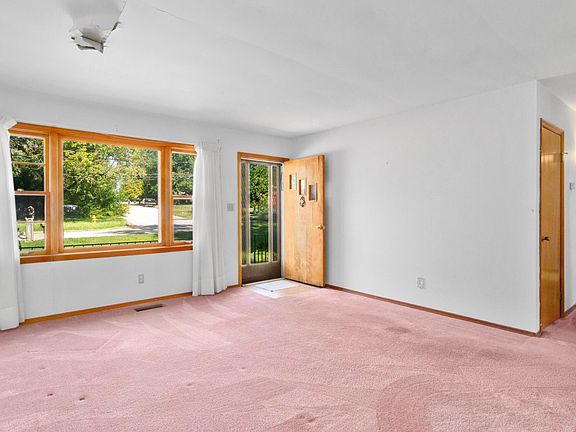 3rd image of 2625 Ashwood Ave