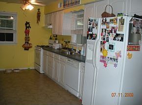 All appliances stay w. house