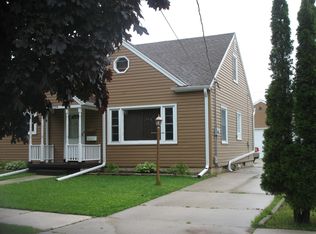 1329 S 22nd St, Manitowoc, WI 54220