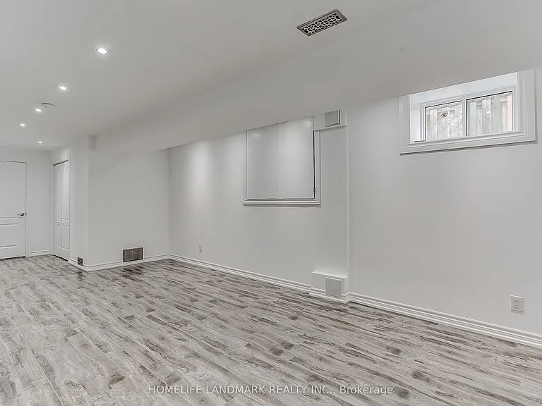 500 Balliol St — Photo 17