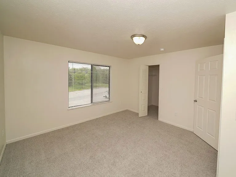 Arbor Lakes Apartments — Photo 20
