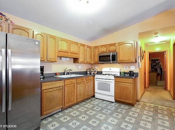 4th image of 10914 Lorel Ave #10914