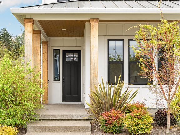 2nd image of 2744 Dahlia Dr