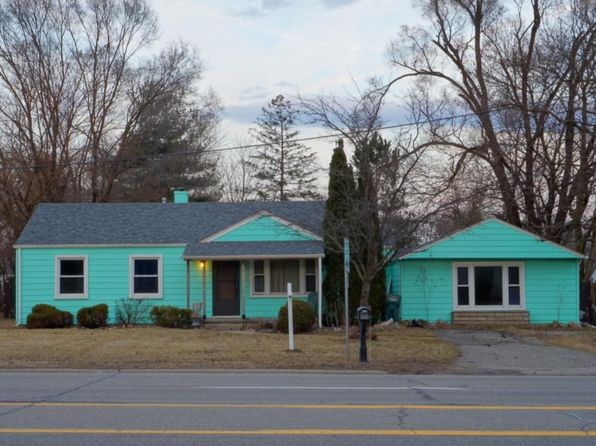 8876 N Sheldon Rd, Plymouth, MI 48170