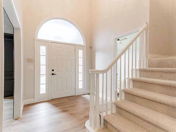 2nd image of 1314 Hunters Ridge Ct