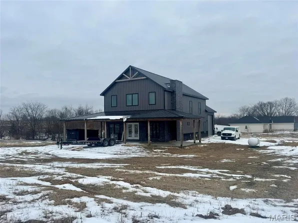 4727 Walnut Creek Dr, Palmyra, MO 63461