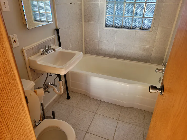 898 Raymond Ave #1 — Photo 3