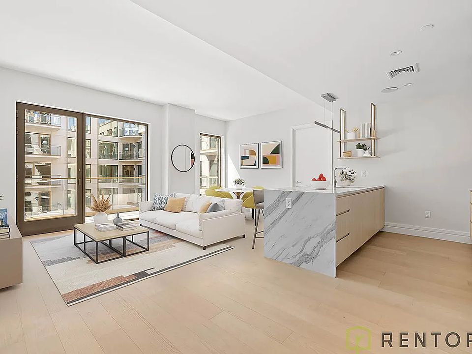 1st image of 960 Franklin Ave #361