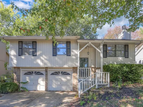 604 NE Mimosa Dr, Lees Summit, MO 64086