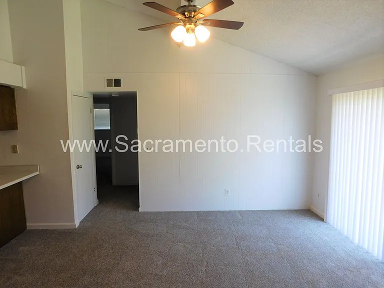 5840 Shelldrake Ct — Photo 4