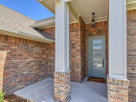 5th image of 412 Egret Ln