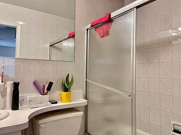 5th image of 98 Orchard St #4