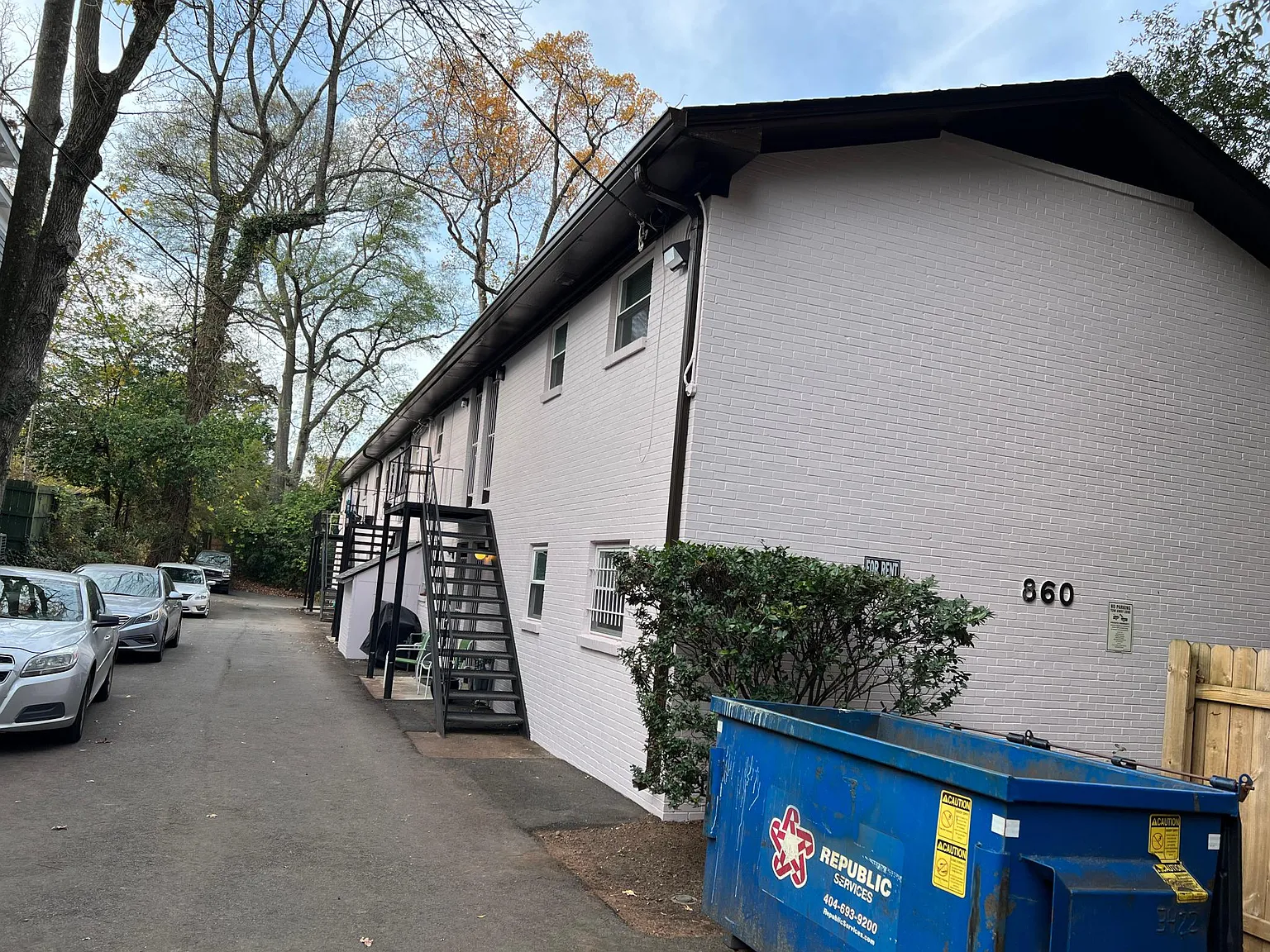 860 Monroe Dr NE — Photo 3