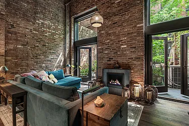 Rented by Coldwell Banker Warburg