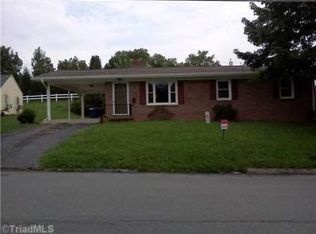 404 Broad St, Mount Airy, NC 27030