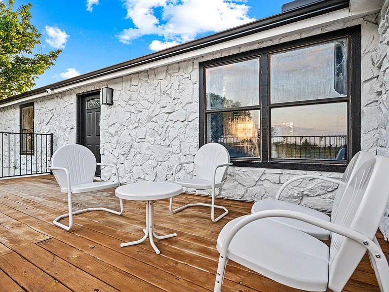 303 Jeanne Ln — Photo 37