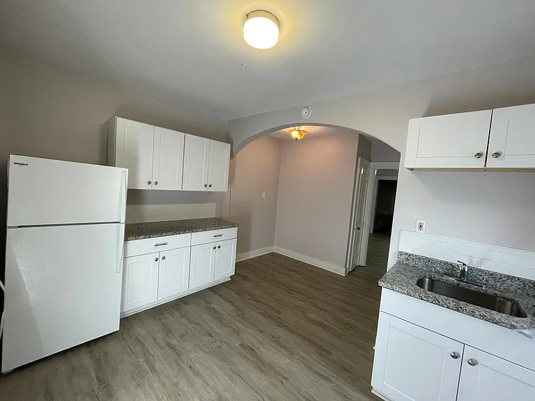 107 Crestwood Ave #1 — Photo 2