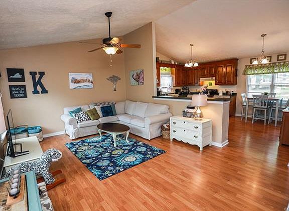 5th image of 9039 Fayemont Dr