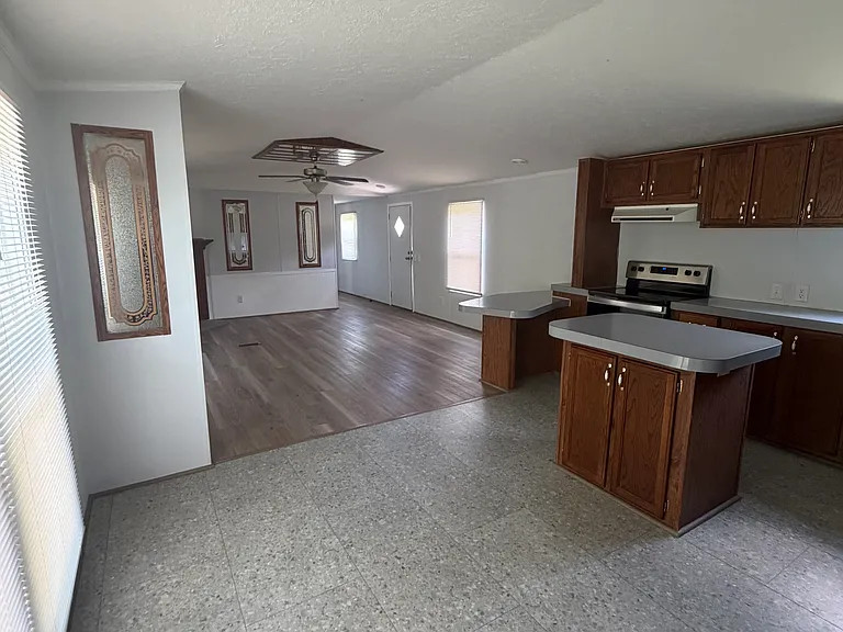 2858 Buttermilk Rd W — Photo 2