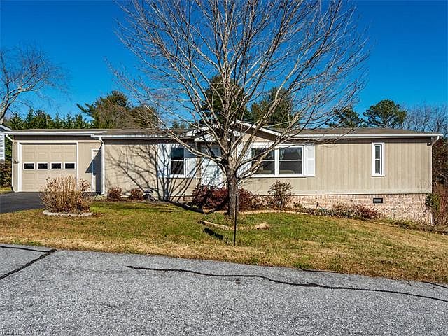 1st image of 214 Cranbrook Cir