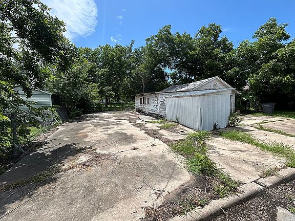 3rd image of 1511 E Park Ave