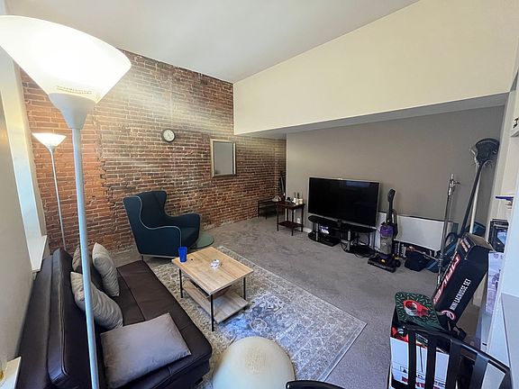 4th image of 24-30 S Bank St #206