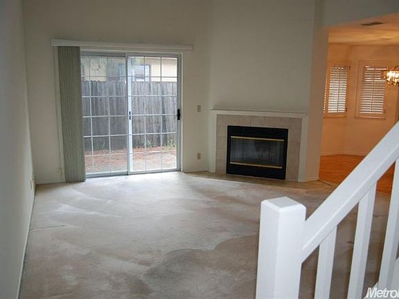 3rd image of 4757 Courtland Ln