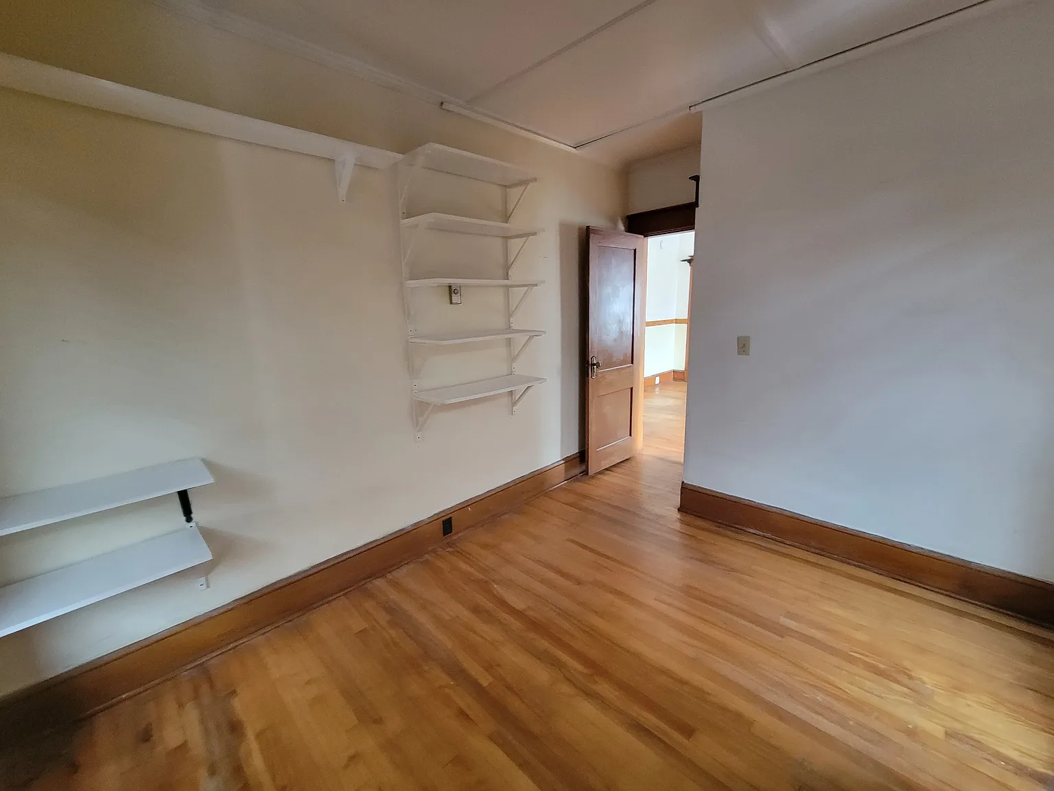 3 bed, 950 sqft, $850 — Photo 4